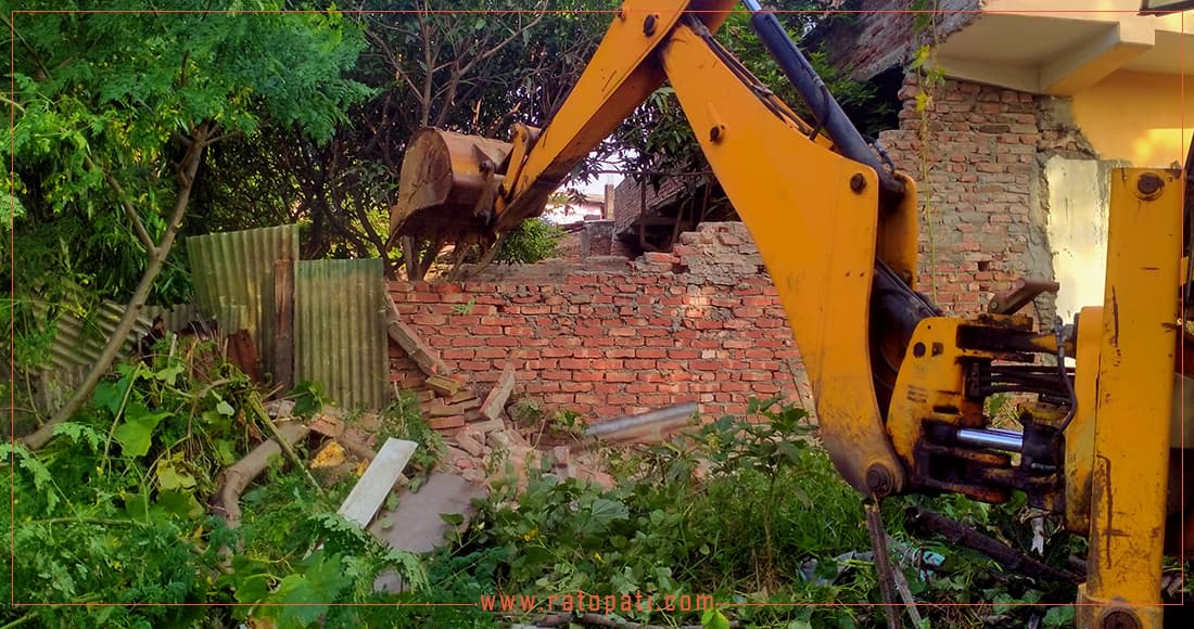 Janakpur Starts Demolishing Encroachments on Guthi Ponds